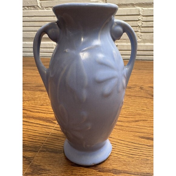 Shawnee Pottery Vase With Embossed Flowers, Blue USA 5 1/2” Tall Vintage - Picture 2 of 6